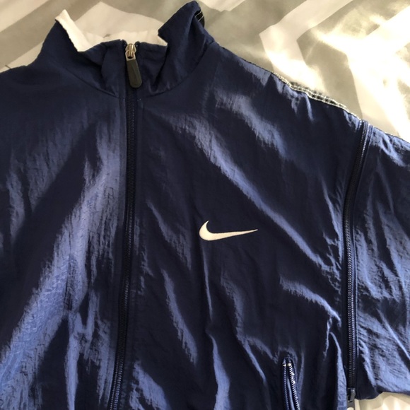 Vintage Nike Windbreaker. - Picture 2 of 4